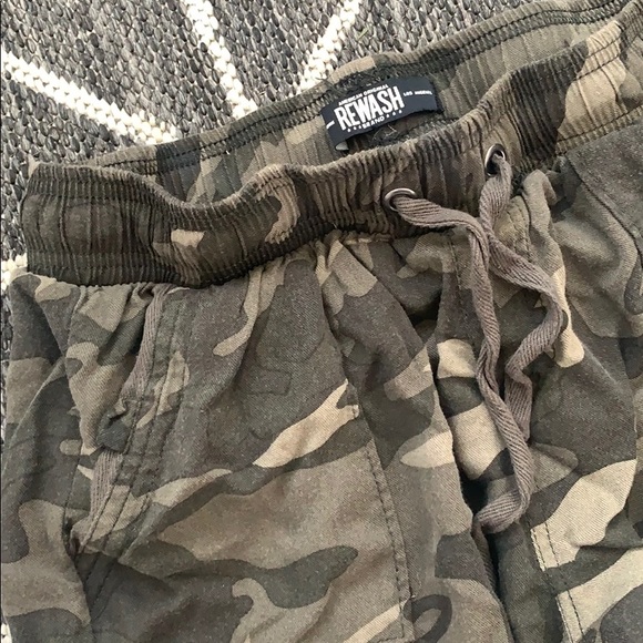 Camo Joggers - Picture 3 of 4